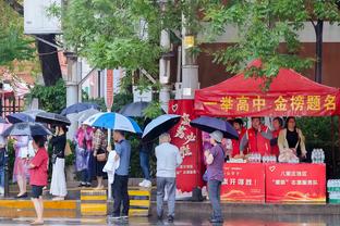 玉面屠夫，球场战神！？利马迎来26岁生日，曼联送上生日祝福